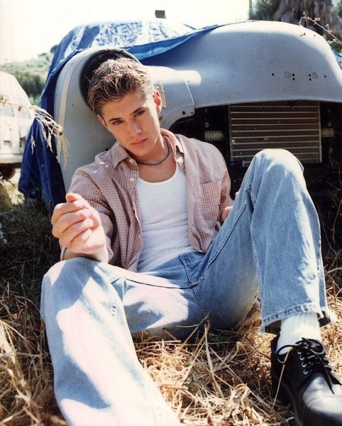 montimondeamoi: CAN WE TAKE A MOMENT TO APPRECIATE YOUNG JENSEN ACKLES!!!!???