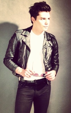 poangielsku:Anton Ewald in a black leather