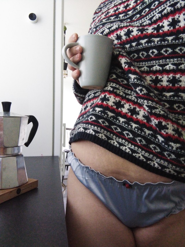 amaranthdesires:&lt;3Slow mornings and good coffee