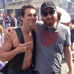 girl-of-power:  OMG!! Jonathan Groff!! AWESOME!!!!!  See him on his HBO series!