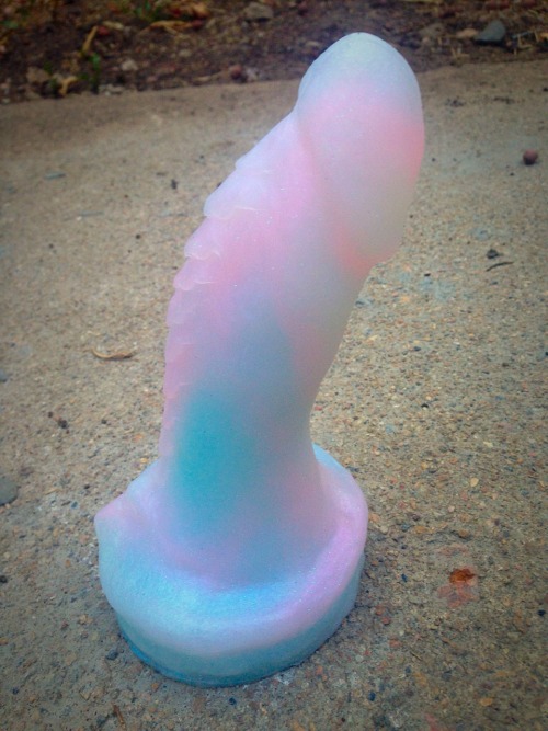 kink-muffin:  tailsnportholes:  Softly glowing opal, I’ll get glow pics tomorrow! (It’s raining.)  Available!!!   https://www.etsy.com/listing/246981245/the-male-neried-glowing-opal  That is the prettiest dildo I have ever set my eyes on. Opal! 