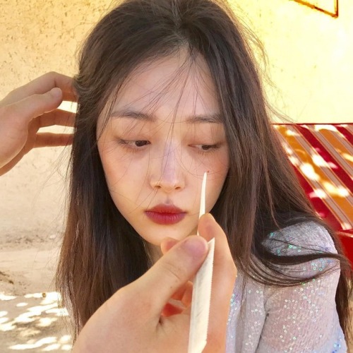 krystal:instagram.com/p/BUTPj0jFv_h/