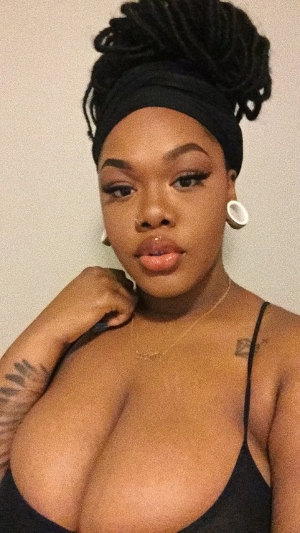 liferuining-soulsnatcher:  igotthelouisshoesdirtygoddamn:bloop x4  I’m in love 😍❤️