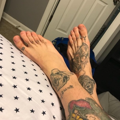 gayfeetbh:Drake Shooter