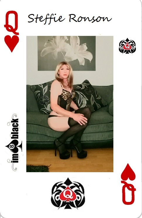 im8nblack: Made these for Steffie Ronson, a Queen of Hearts, show her your love steffieronso