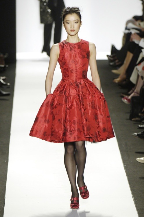 DU JUAN wearing OSCAR DE LA RENTA Fall 2006, BLUMARINE Spring 2007, BLUMARINE Fall 2007, VALENTINO S