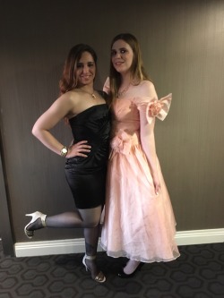 badlilblubunny:  alexinspankingland:  With my prom date and always opposite big sister @badlilblubunny!  I love my little sister and love how no matter what we are always being opposites! 💕👯🐣