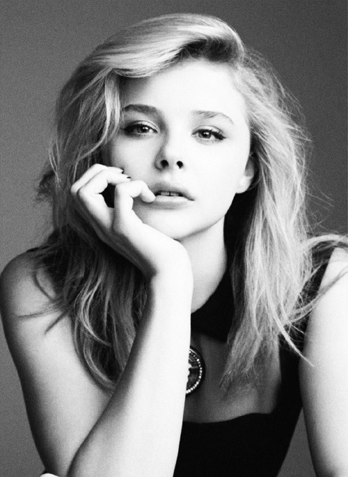 ms-moretz:  Chloe Moretz for ‘8 Days’ Magazine