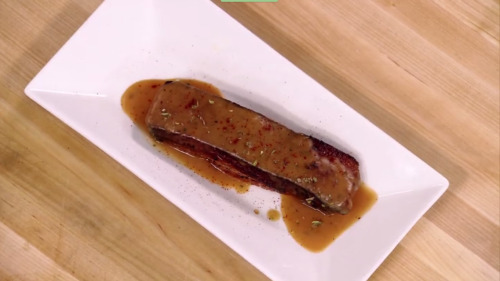 papercrane:  chubbinafatzarelli:  this is the single saddest thing I’ve ever seen on cutthroat kitchen  Ah! But I saw this episode, and he didn’t go home! This guy had a really thick accent + legit didn’t understand Alton, it wasn’t because he