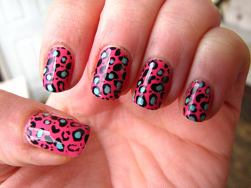 love the nail art!