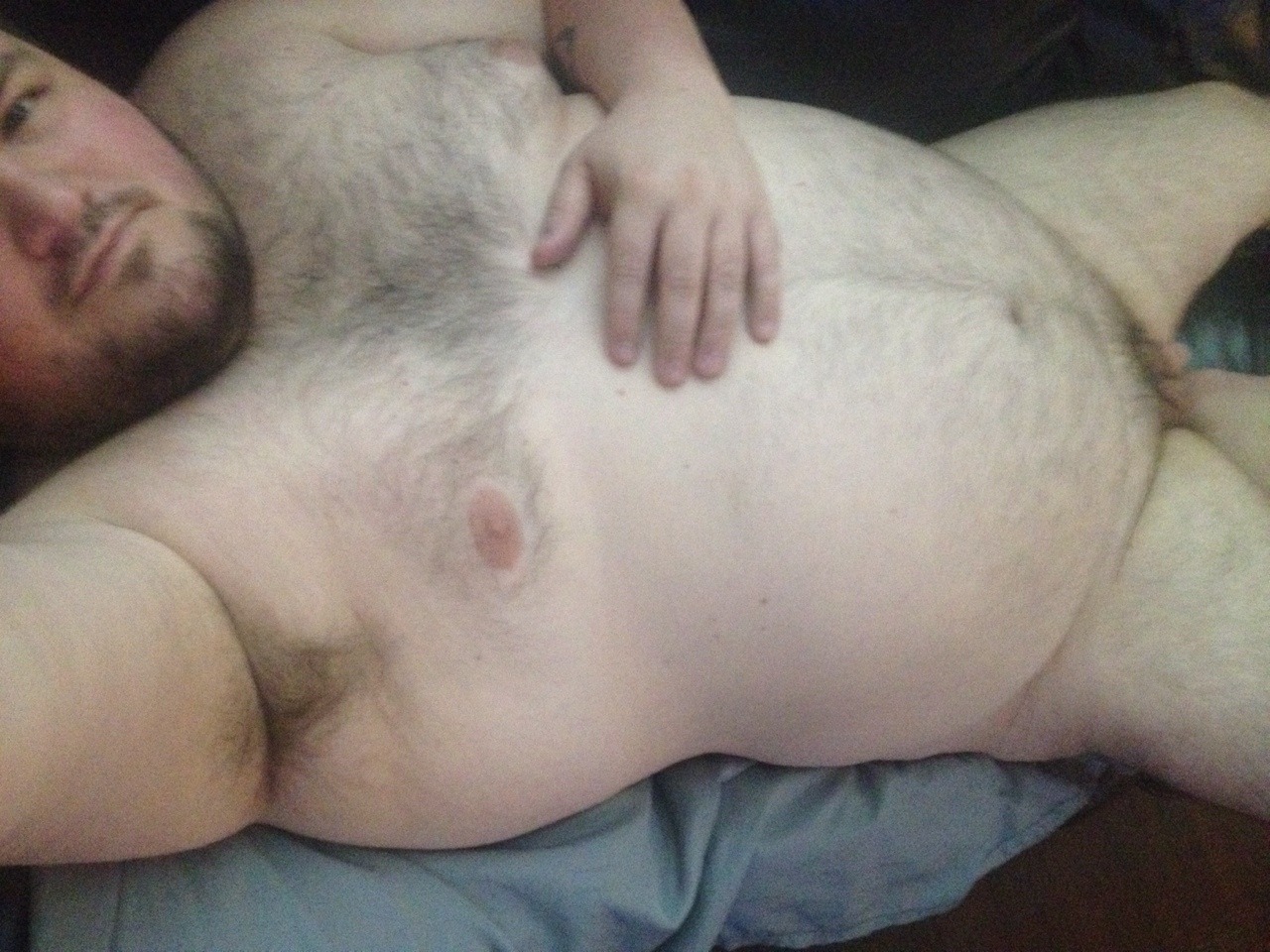 gulobear:  chubbyaddiction:  bigc-kc52:  This is what I do on my time alone. Naked