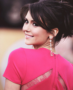 allsonargent:  Nina Dobrev + her new hairstyle