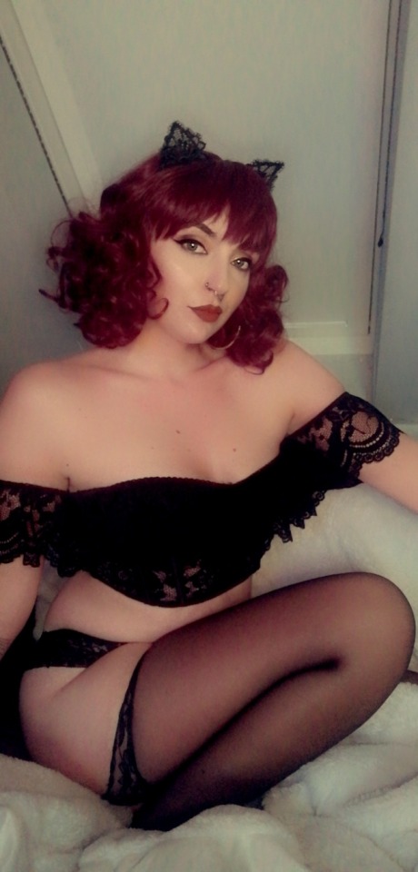 satans-knitwear:Caturday nights 🖤😽Treat me ~ Tip me 