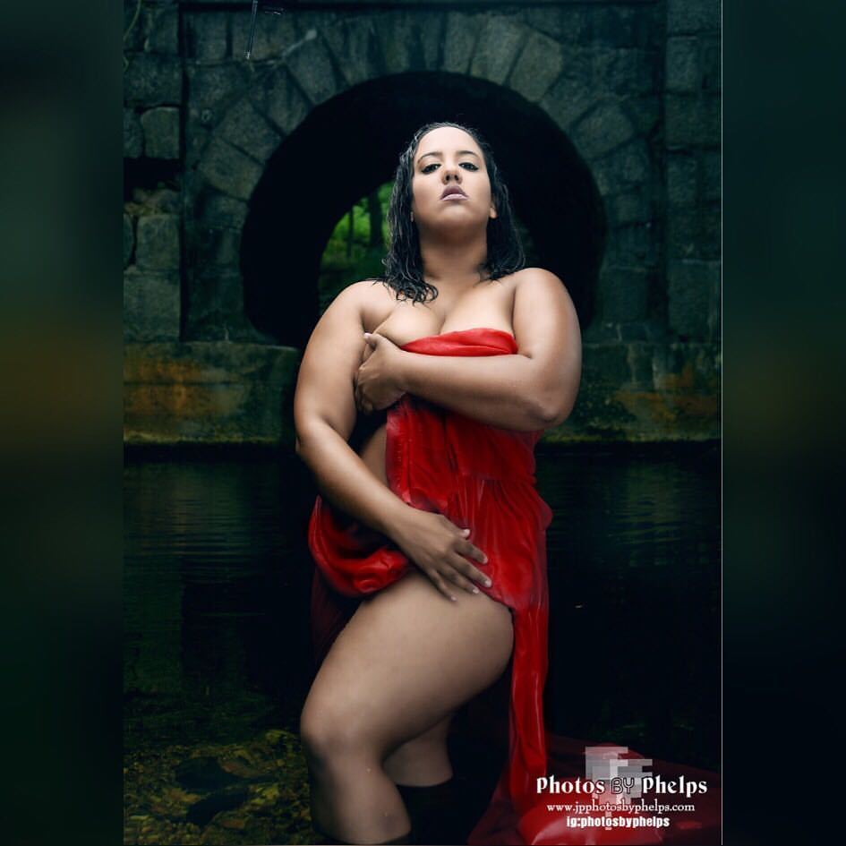 Fashion and water with Jackie A @jackieabitches  and this crimson wrap . #plussize