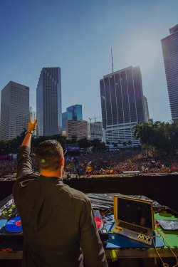 rave-world:  DJ Snake ~ Ultra Music Festival 2015 | rukes.com