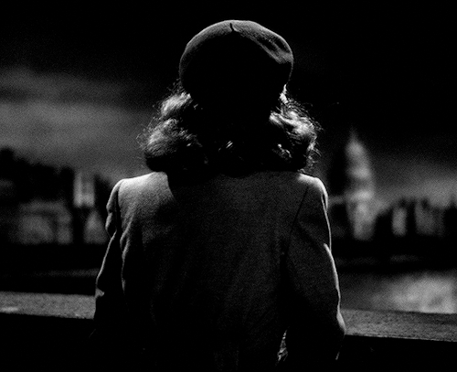 normajeanebaker:Vivien Leigh in Waterloo Bridge (1940) dir. Mervyn LeRoy