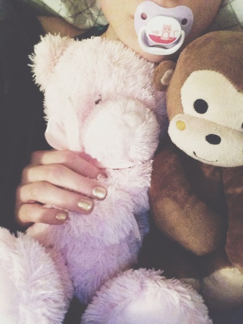 babygirlsblog23:  Just reposting old pictures from my deleted account ✨