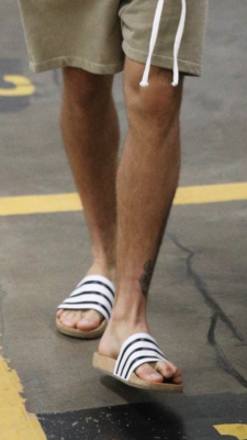 thebieberfeetsource:  Yeah finally some HQ