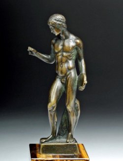 ganymedesrocks:  Solid lost wax bronze statuette of a Discobolus in the roundlate Renaissance to early BaroqueRome circa 1700