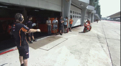 eenie-meennie:  Repsol Honda team  Sepang Test Day 2 Midday Highlights   Best bike