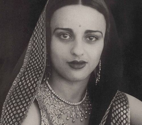 Sisters: Silk and Brocade. And sari and salwar.Amrita - born 30 January 1913 - and her sister Indira