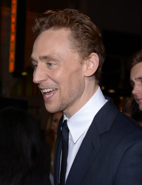 torrilla:Tom Hiddleston attends the premiere of Marvel’s ‘Thor: The Dark World’ at the El Capitan Th