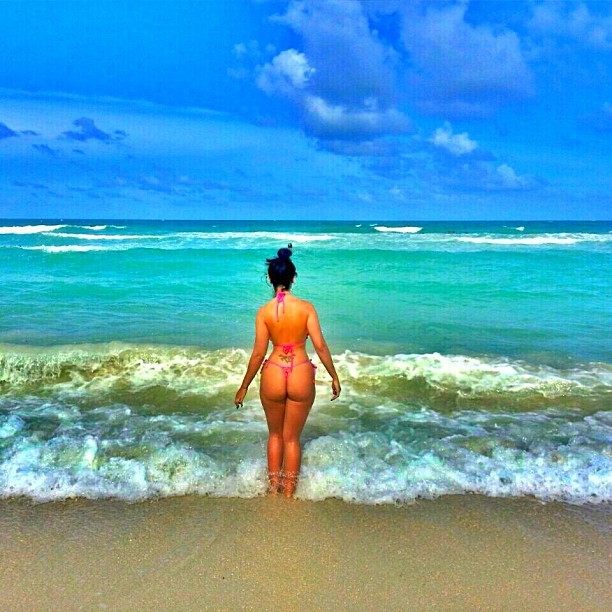 azzstupidphat:  ESTEFANIA NINO &amp; TANIA TORRES