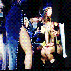 mrgtrobbie:  Selena Gomez talking to Lady Gaga at the VMAs 