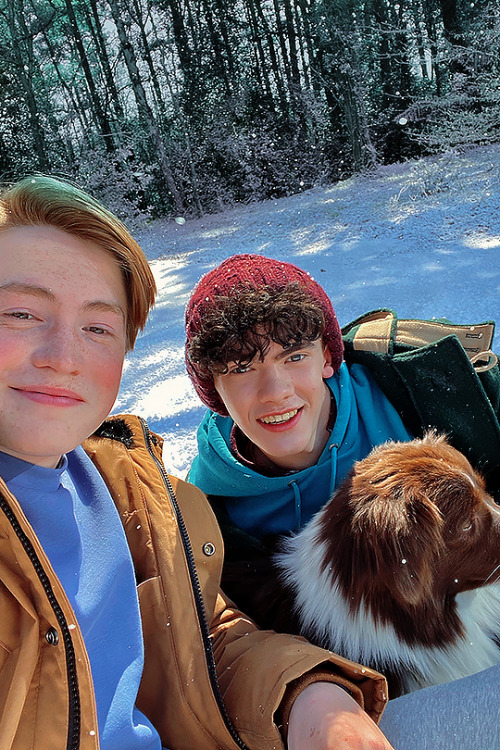 heartstoppercentral: Snow day pics shared by Alice Oseman “All taken by Kit and Joe themselves