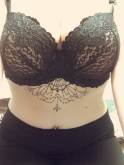 downtofunk69:  Totes gotta free bra from