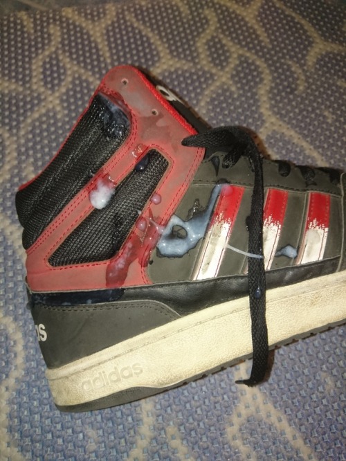 sneakerloveraustria: Cumshot on used adidas neo