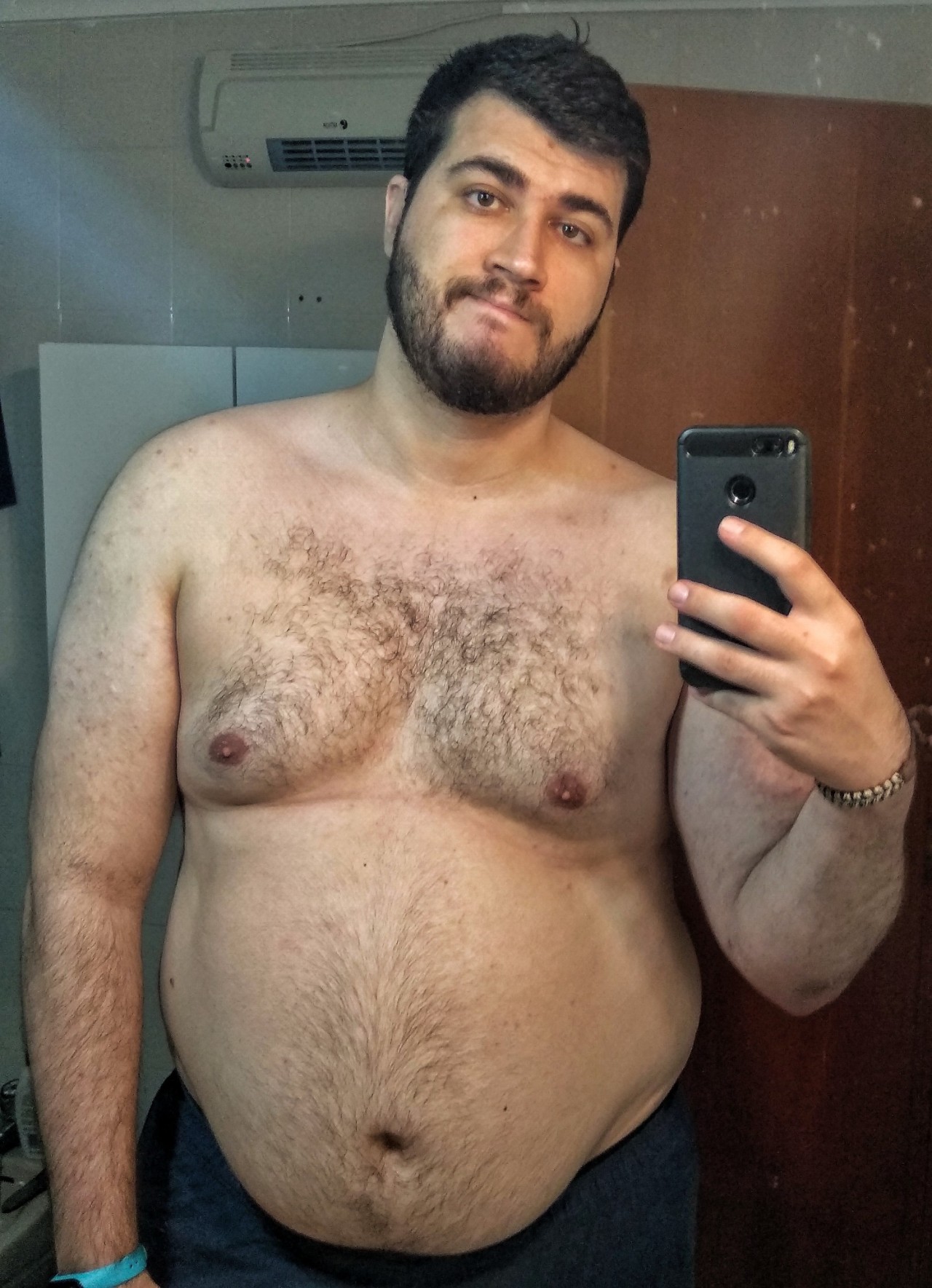 fattyzadddy:beefcake-cub:Twink to bear, from 50 kg(110 lbs) in 2010 to 129 kg(284 lbs) in 2020Great transformation ! 