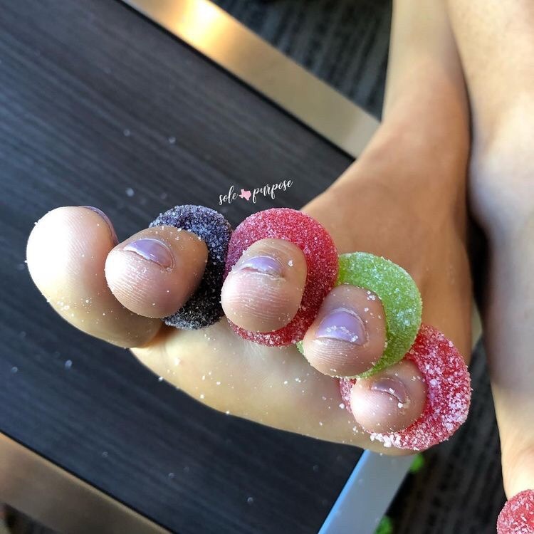 :footfetishdreamss:Dessert anyone ? 🍫🍪🍩🍦🍭🧁Let me know if any of