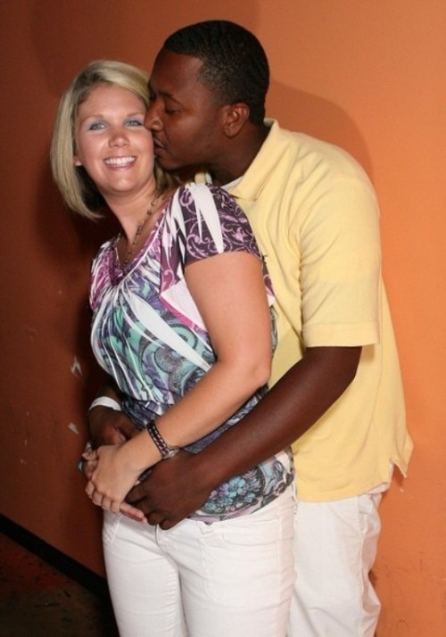 A sweet young interracial couple!You can find your interracial squeeze now!