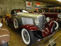 doyoulikevintage: 1933 Auburn Convertible Car