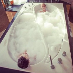 herfatalflaw:  This is perfect except for nothing being able to physically bath with the other person. #bubbles #couple #bath #yinyang