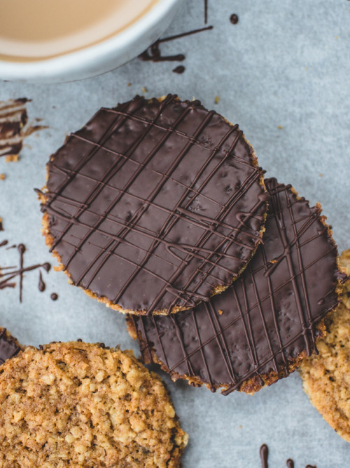 craving-nomz:  DIY Chocolate HobNob Biscuits porn pictures