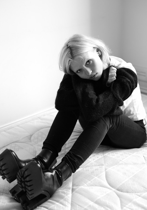 4thpradaclub:  Anja Kostantinova aka goddess 