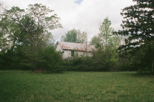 freakscircus:Abandoned houses of North Carolina@churchrummagesale