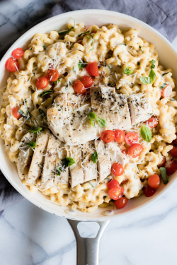 pinterestfoodie1992:CHICKEN CAPRESE MACARONI