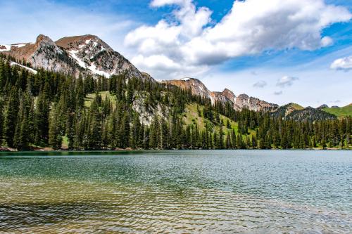 oneshotolive:  Fairy Lake, Montana [OC] [2048 × 1365] 📷: soccer_lpool 