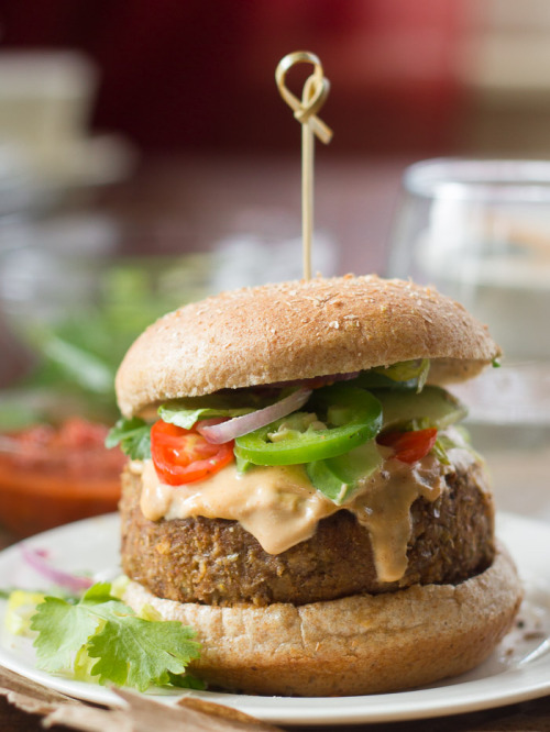 tinykitchenvegan:Vegan Lentil Nacho Burgers