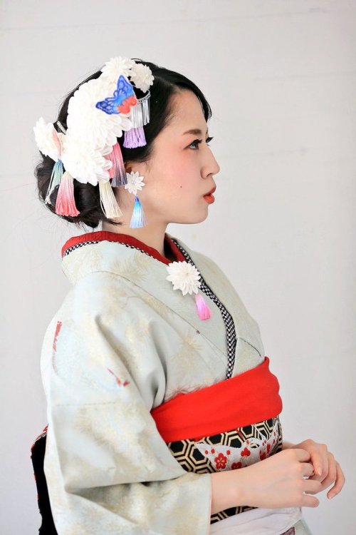 White flowers with tassels hairpins, paired with formal kimono and western wedding dress (seen on)