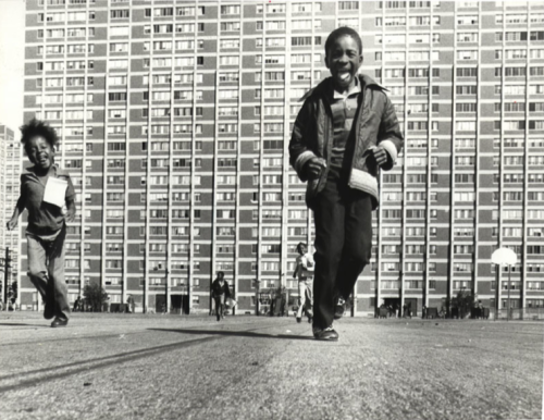 “Chicago Housing Projects” 1981, © John H. White     Exhibition from 7th Sep - 5th