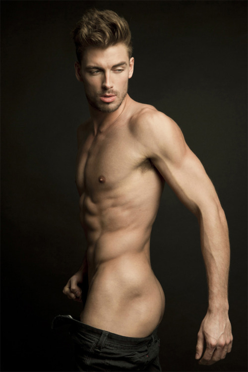 theazuritegallery:  Dima Gornovskyi by David Wagner