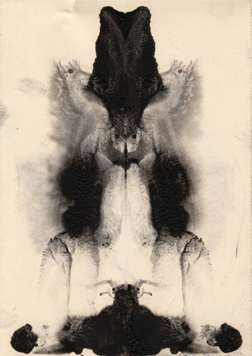 francescoviscuso:  Oil on paper, 10,5 x 15 cm.2015  