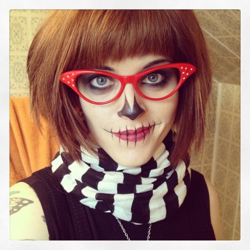kateordie:  I couldn’t think of a costume, so I made one up. HAPPY HALLOWEEN! 💀👻🎃
