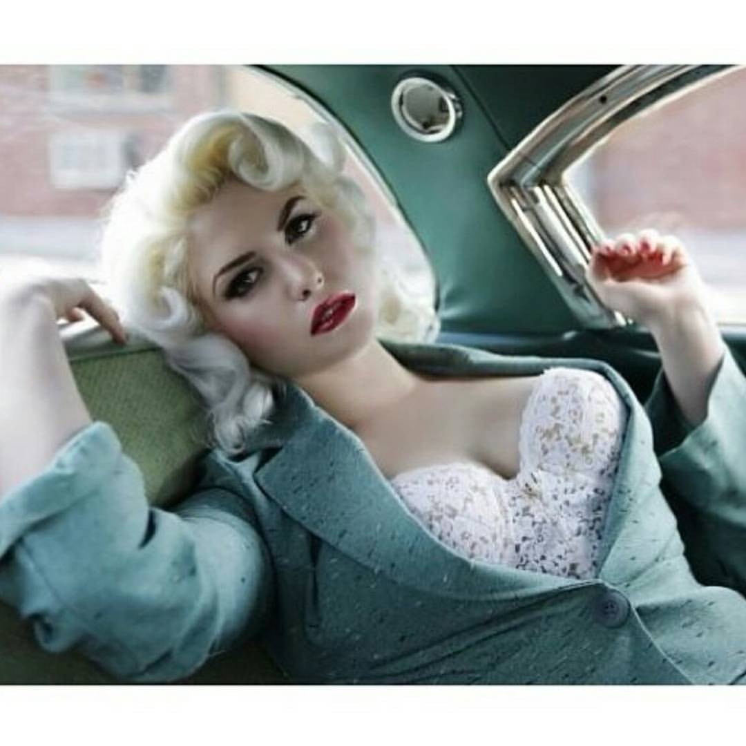 tap000:  Pinup ▪•▪ Doris Mayday  @dorismayday  Photo ▪•▪ Formento &amp;