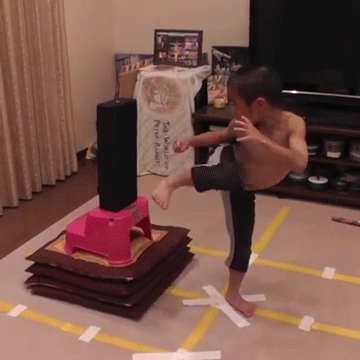 feiyueparkourkungfu:  The wonderful performance of Young Bruce Lee! Professional