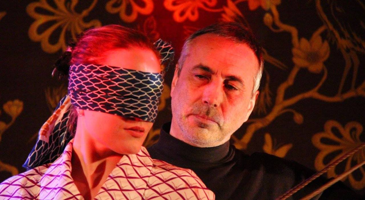 ambadealande:123avalon:Red Light Confidential PerformanceModel: Dealande - Rope: